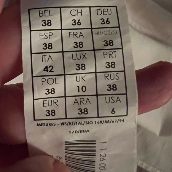 Beautiful Promod shirt, great for work days and casual days too. - Picture 3 of 3